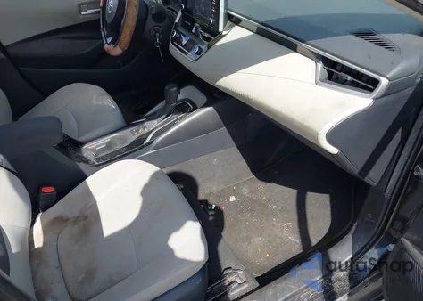 2020 Toyota Corolla Le z USA, uszkodzony, nr VIN 5YFEPRAE7LP007814